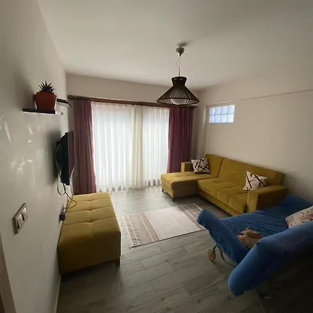 Cesme Carsi Icerisinde 1+1 Konforlu Daire Çeşme